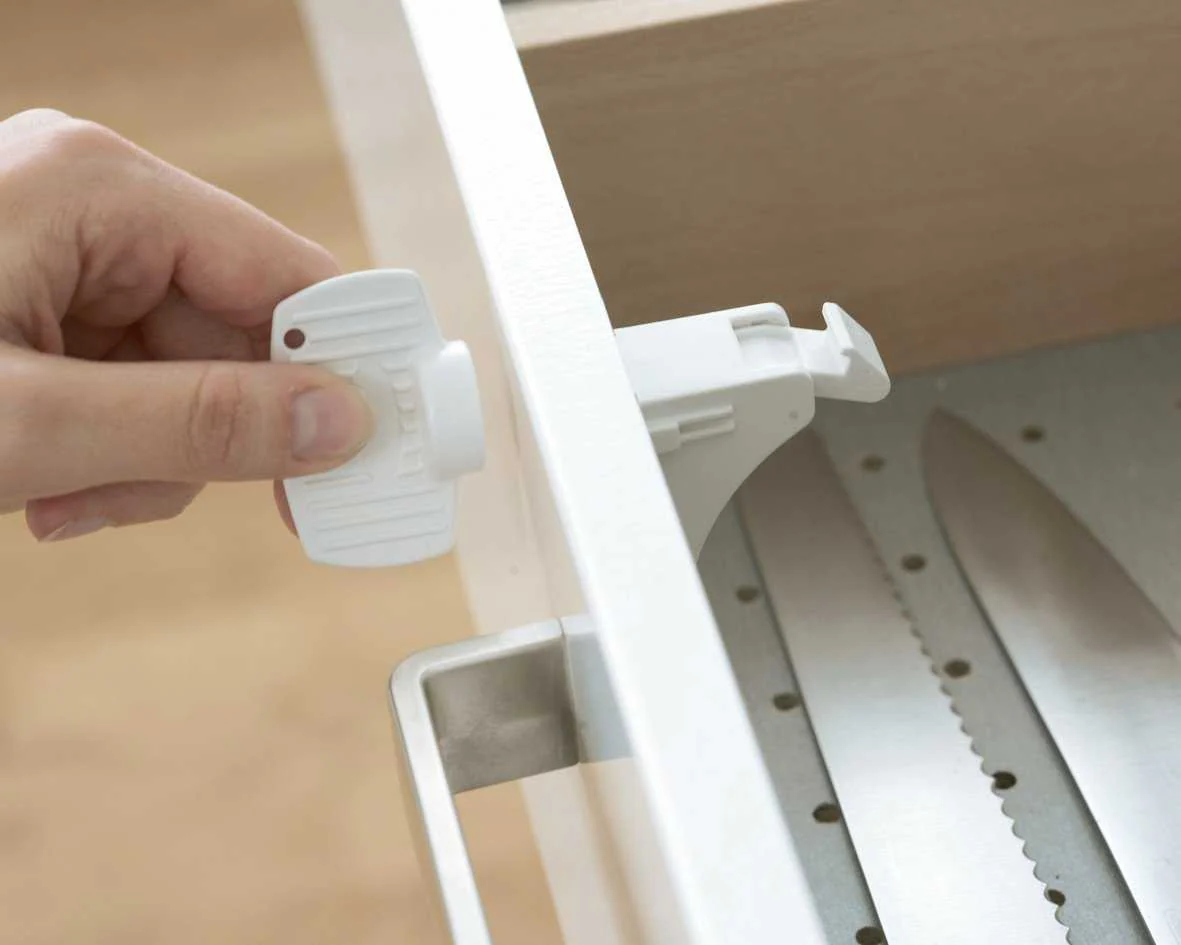 BabyDan Magnetic Drawer and Cupboard Lock - Image 4