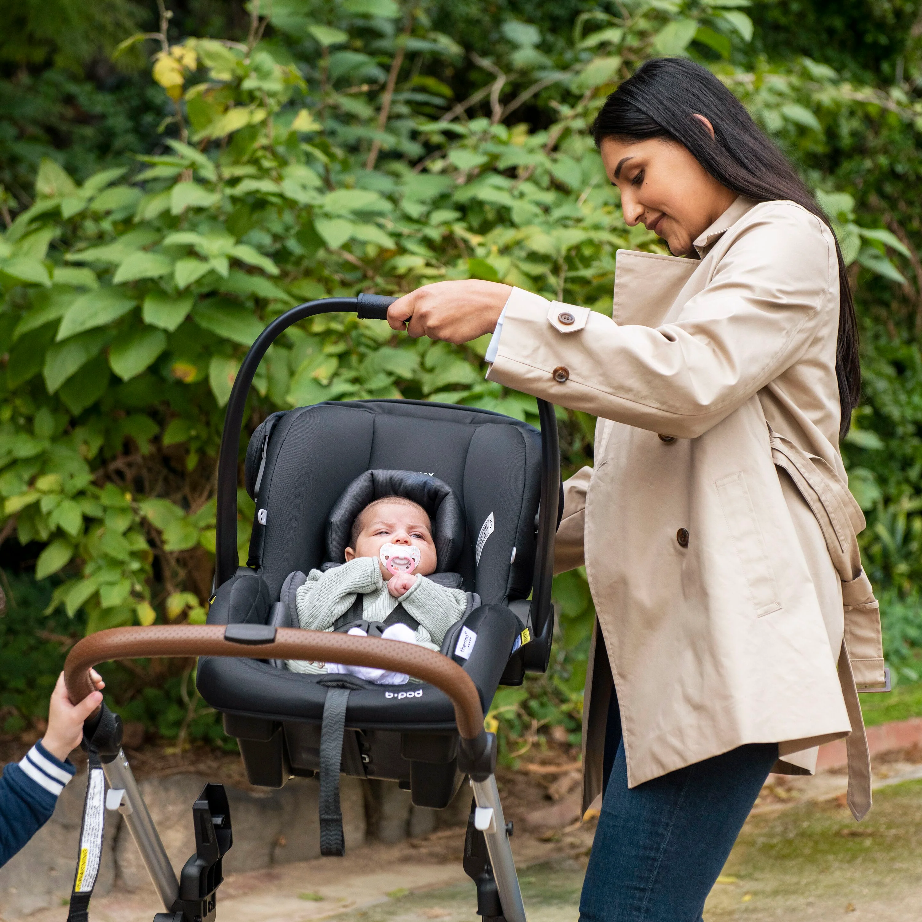 Britax B-Pod LITE Baby Capsule + ClickTight Base - Image 10