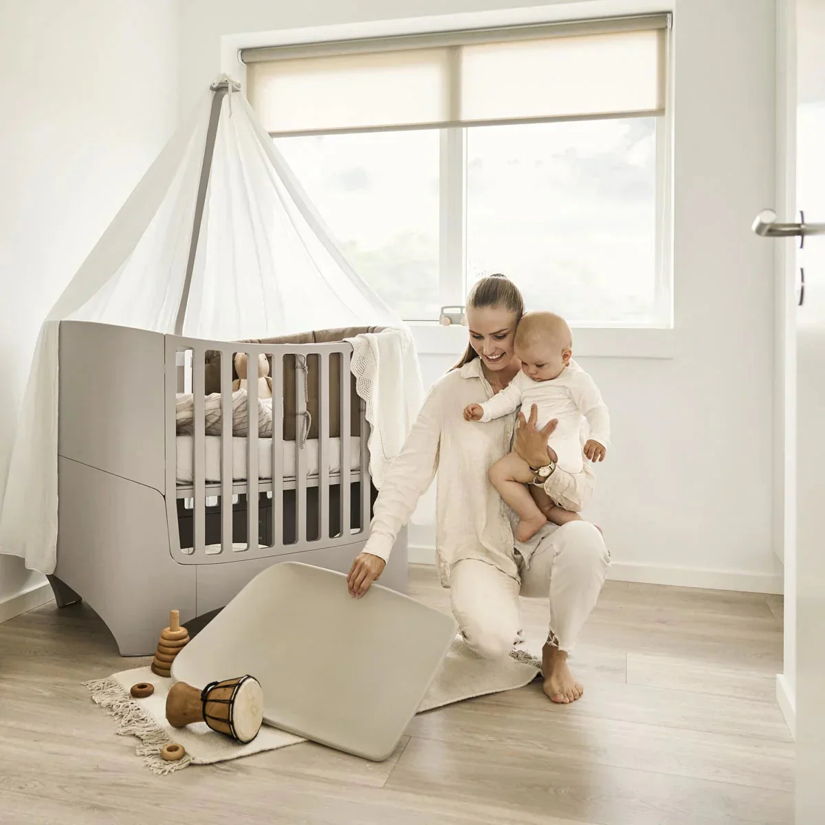 Leander Classic Cot - Cappuccino - Image 2