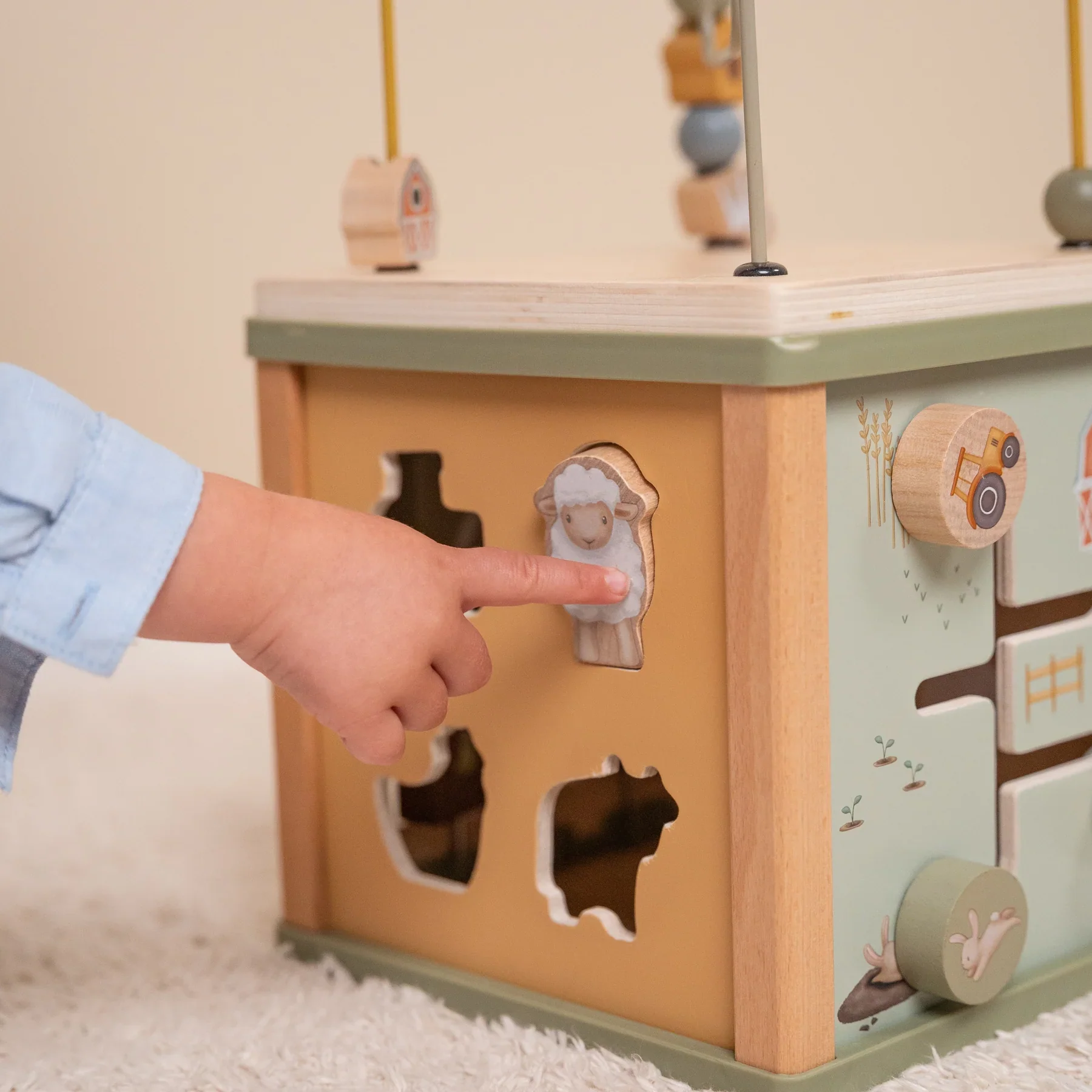 Little Dutch Little Farm Activity Cube - Image 3