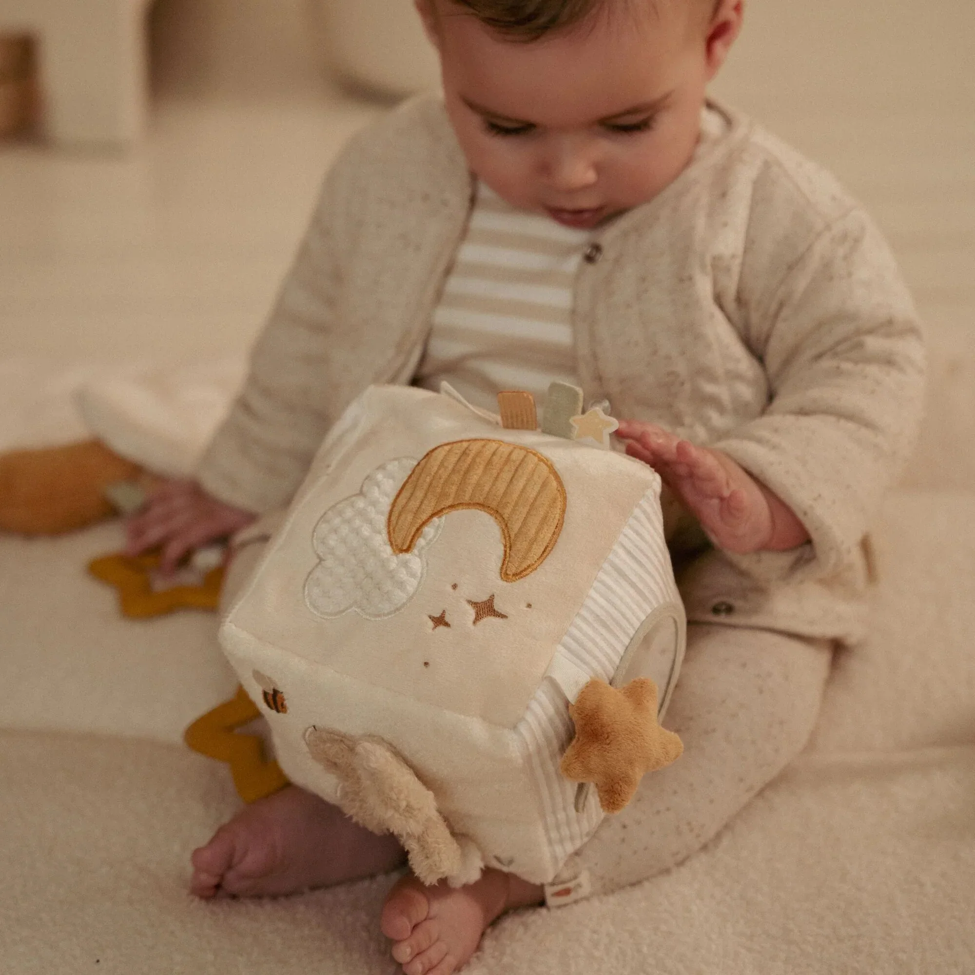 Little Dutch  Soft Goose Activity Cube - Image 2