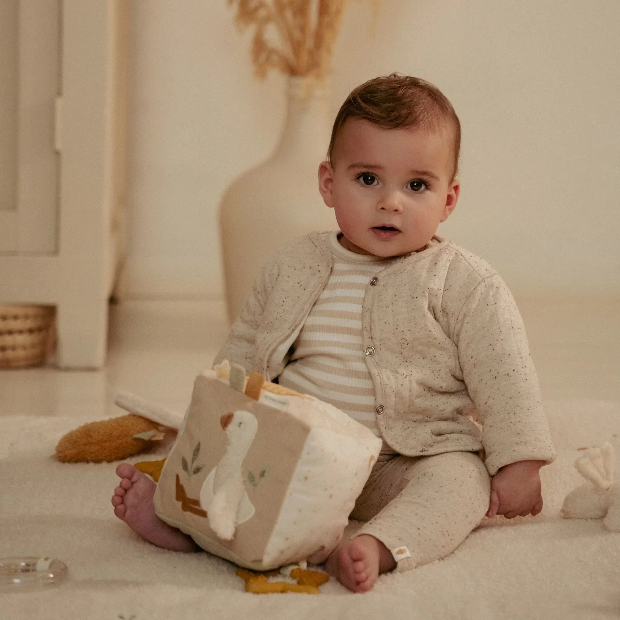 Little Dutch  Soft Goose Activity Cube - Image 4