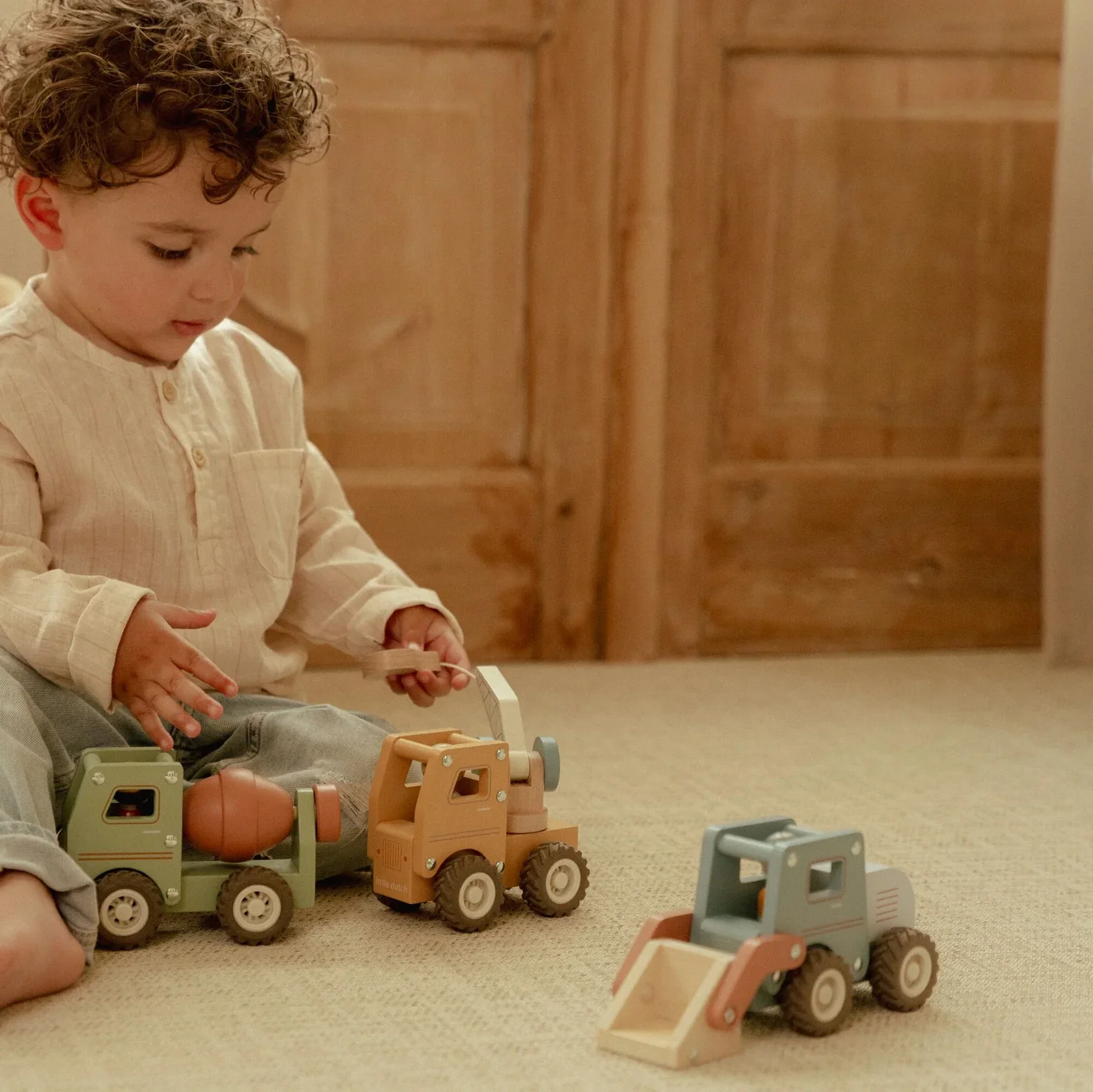 Little Dutch Wooden Excavator - Image 3