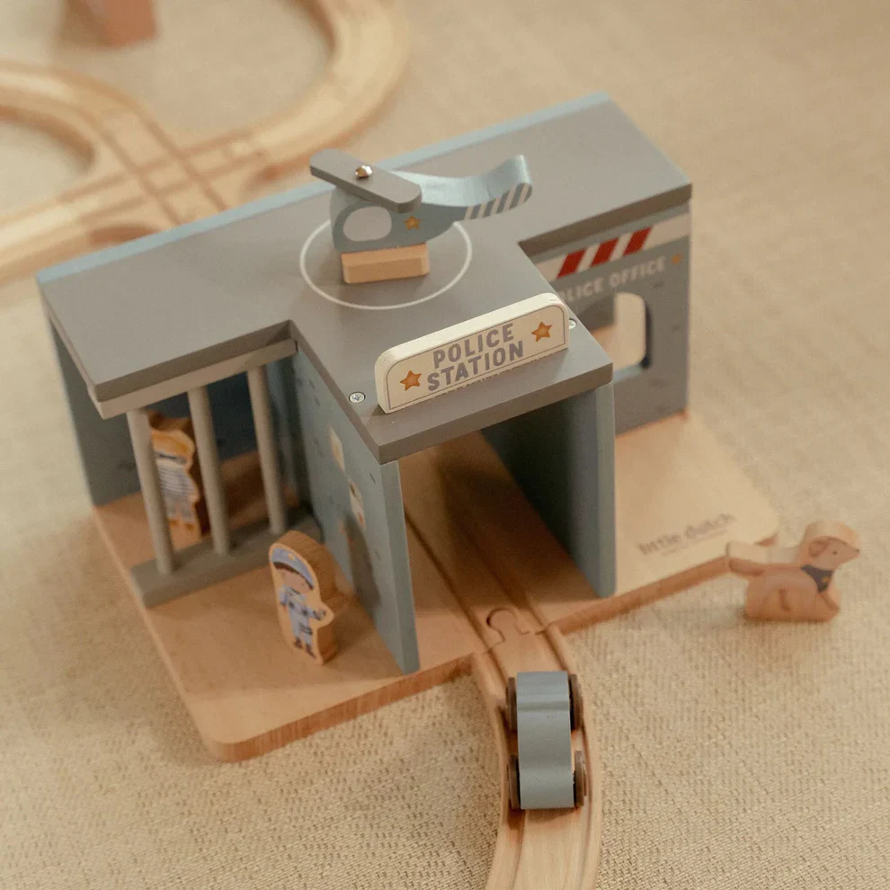 Little Dutch Wooden Police Station - Image 11