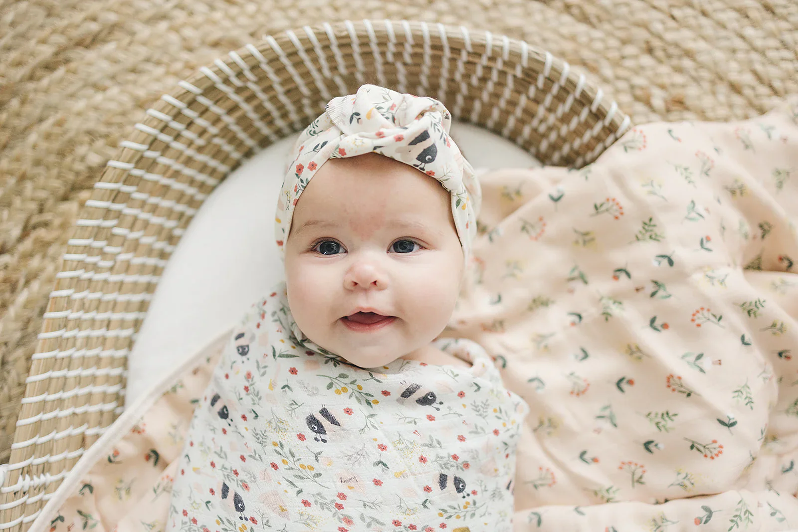 LouLou Lollipop, Muslin Swaddle - Bumble Bees - Image 3