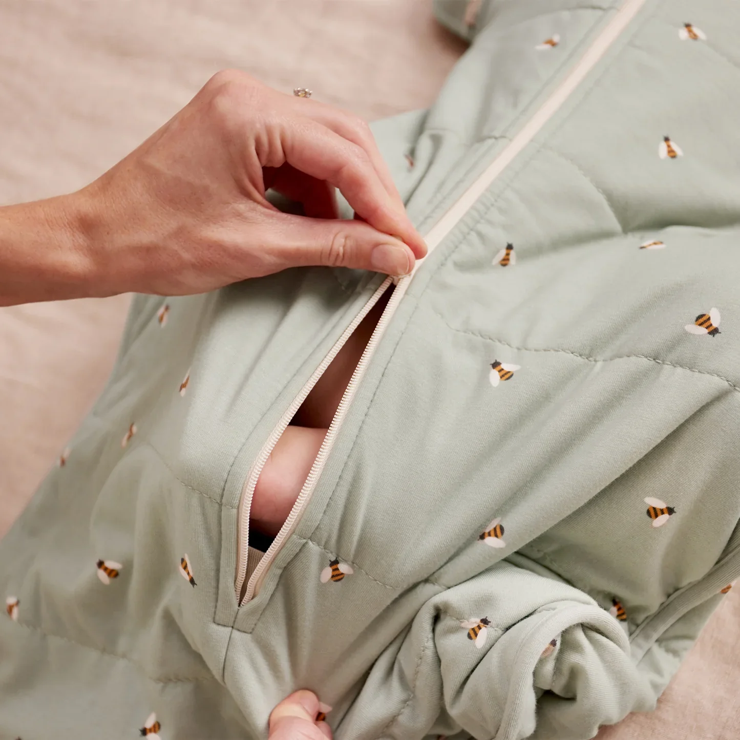 Love To Dream Swaddle Up Transition Bag 2.5 TOG -Olive Bees - Image 5