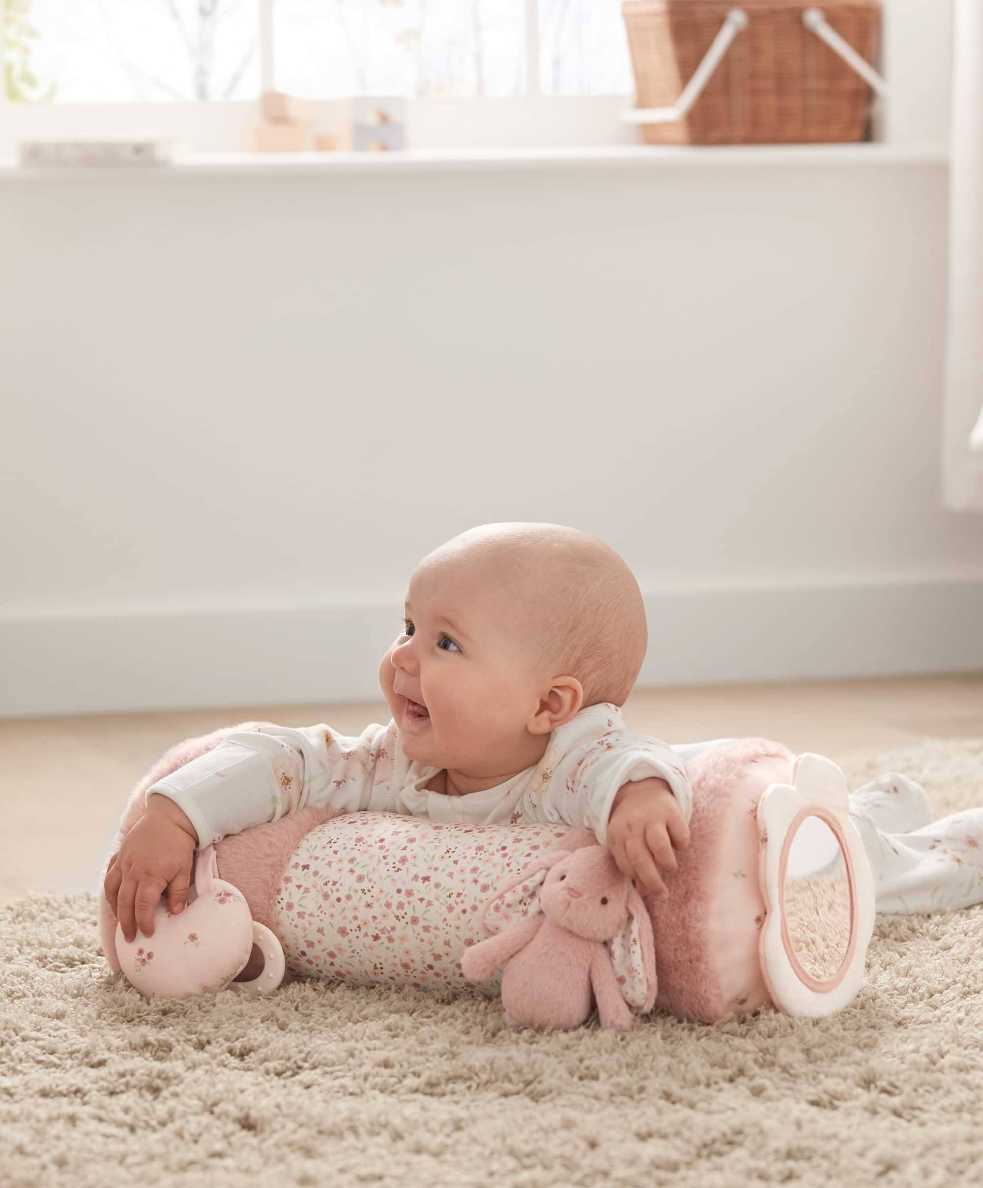Mamas & Papas Tummy Time Roll - Welcome to the World Pink - Image 4