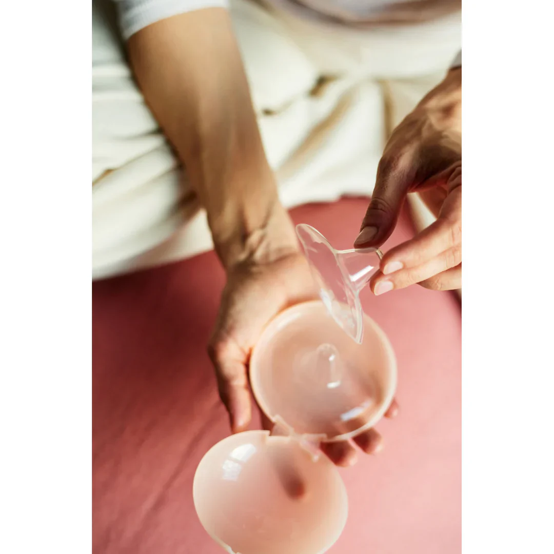 Suavinex Silicone Nipple Shields with Storage Box - S (21mm) - Image 6